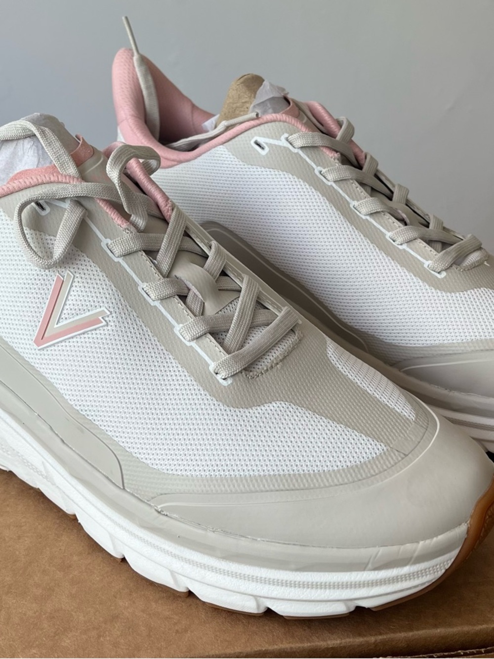 Vionic Women's Athletic Shoes - White/Pink/Tan Size 13